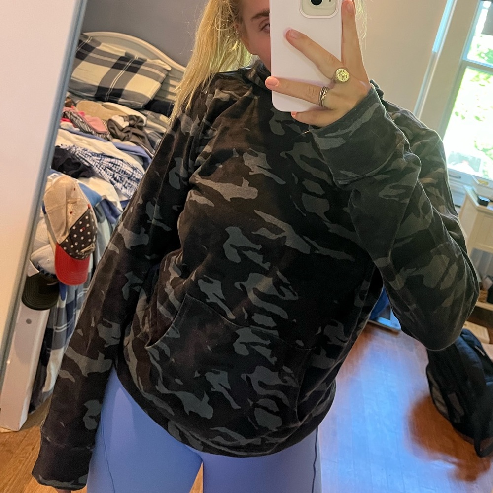 Monroe Black Camo Hoodie size S